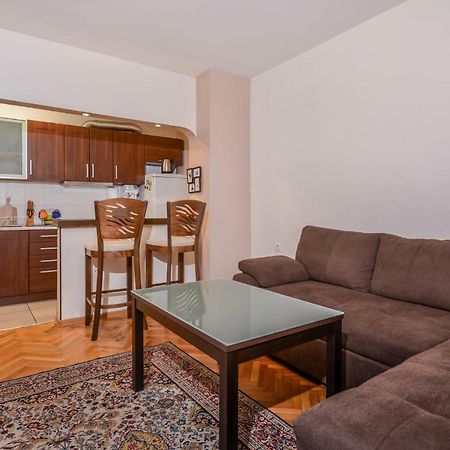 Comfortable One Bedroom Apartment In A Lively Area | Zona B5 | Russian Square 索菲亞 外观 照片
