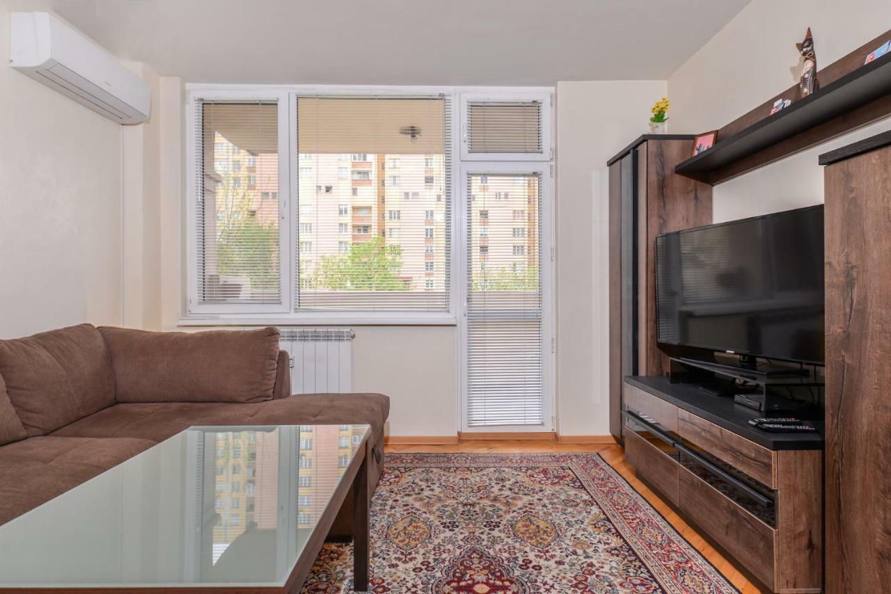 Comfortable One Bedroom Apartment In A Lively Area | Zona B5 | Russian Square 索菲亞 外观 照片